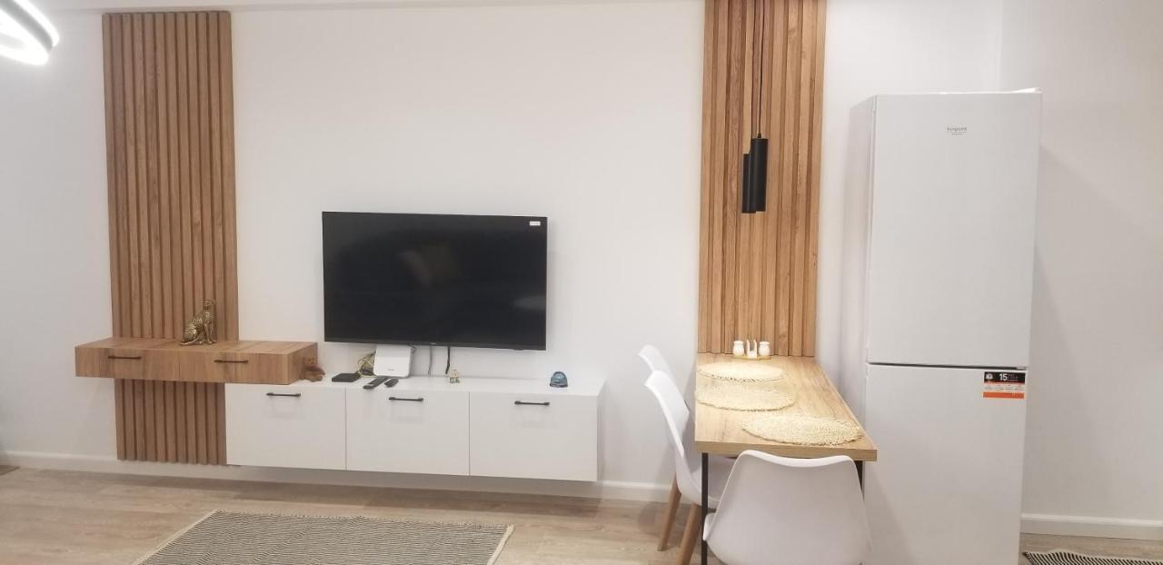 White Apartment Tirana Exterior photo